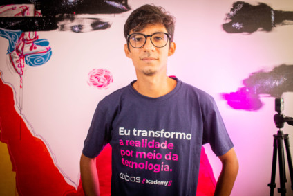 José Messias Junior, CEO da Cubos Academy, empresa de educação, homem, branco que uso óculos