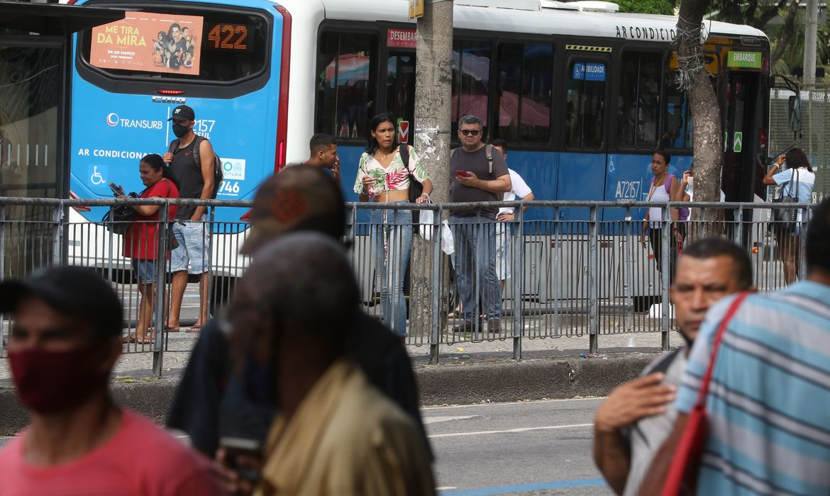 Setor de serviços é destque na criação de vagas