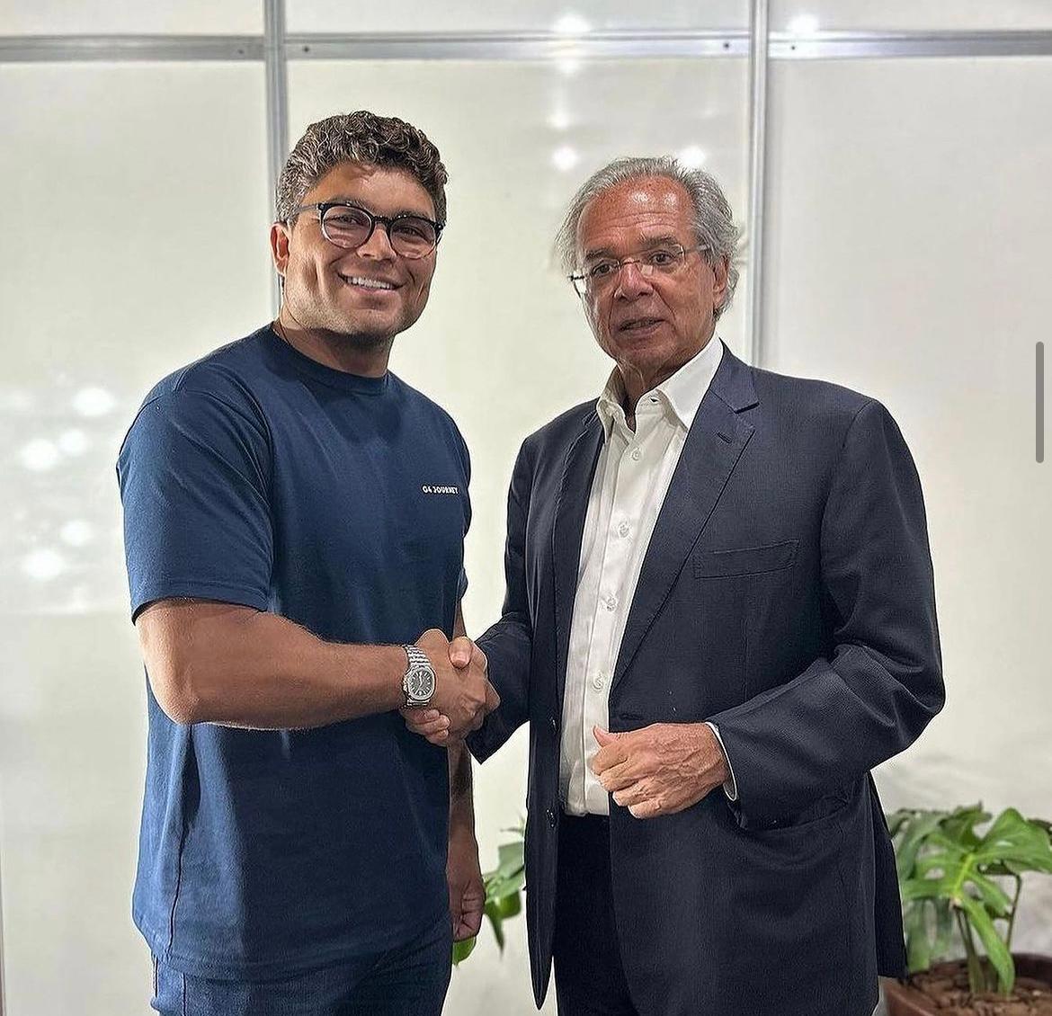 Tallis Gomes, presidente do G4 Educação, e o ex-ministro da Economia Paulo Guedes