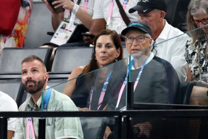 Bill Gates plateia final individual geral ginástica Rebeca Andrade Simone Biles Olimpíadas Paris  (Foto: Pascal Le Segretain/Getty Images)