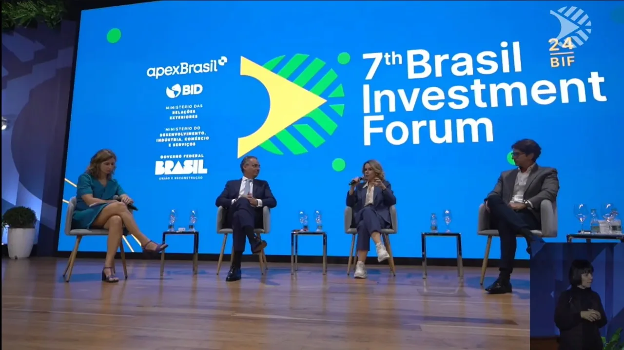 Evento contou com a presença de Talita Moreira, editora de finanças do Valor Econômico, Livia Chanes, CEO Brasil do Nubank, José Bernguer e Francisco Lassalvia, do Banco do Brasil. Foto: Youtube/Reprodução