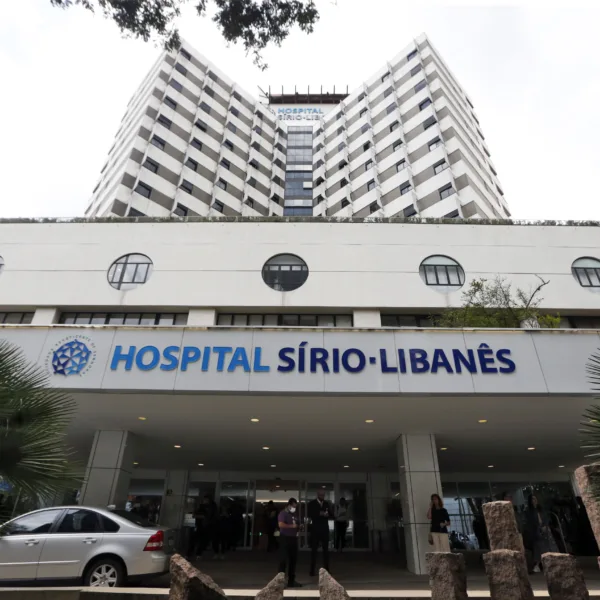 Fachada do Hospital Sírio-Libanês, aonde o presidente da República Luíz Inácio Lula da Silva passa por uma cirurgia (Foto: Paulo Pinto/Agencia Brasil)