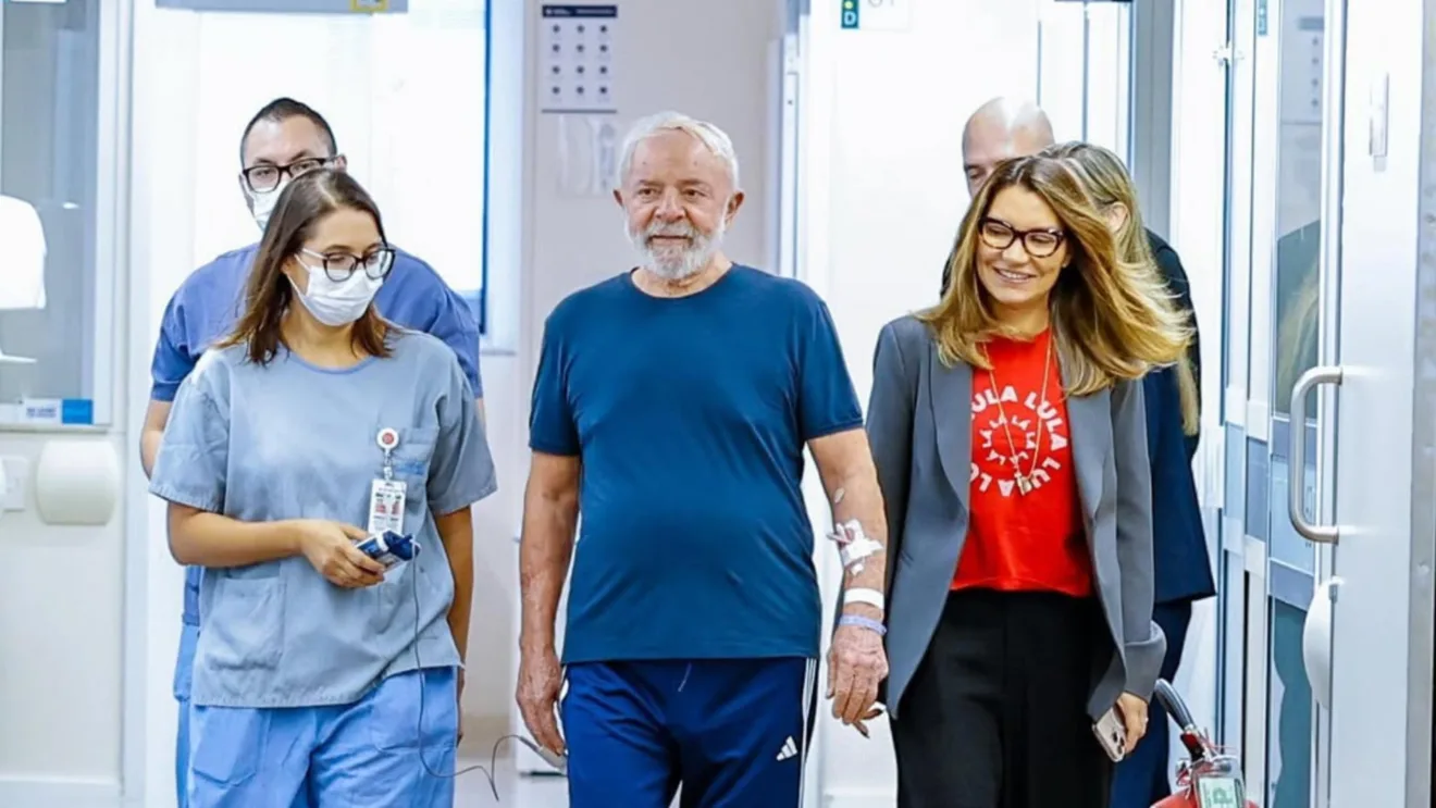 O presidente Lula, sua equipe médica e a prieira-dama Janja da Silva / Foto: Ricardo Stuckert/PR