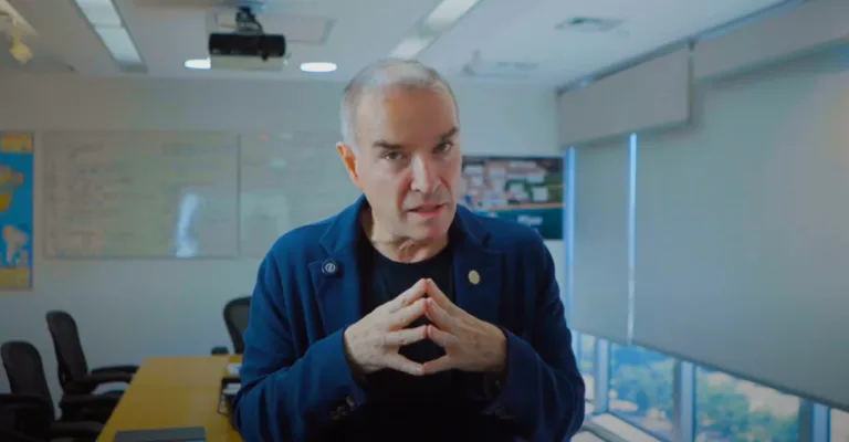 (Foto: Reprodução/YouTubeEikeToken

