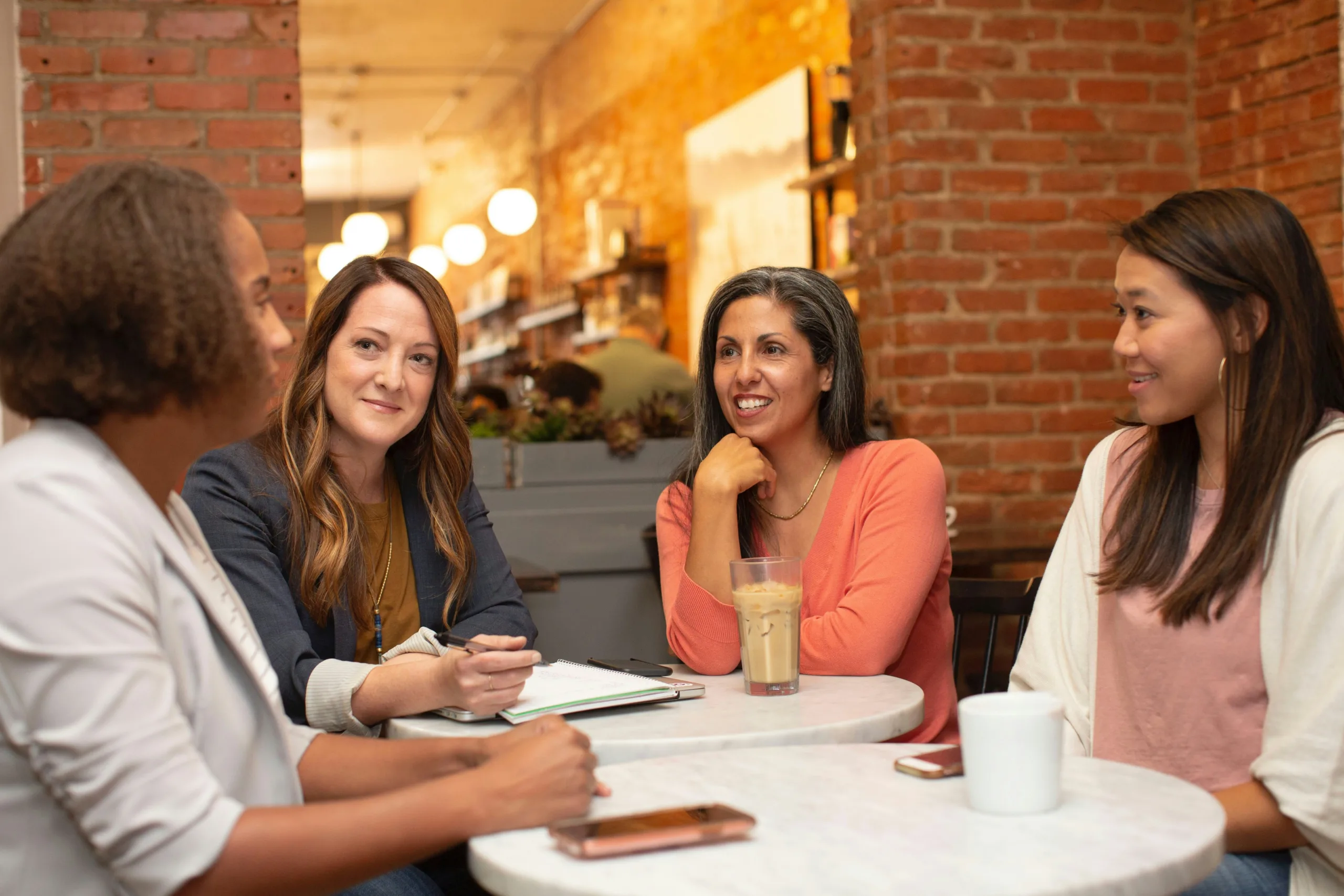 Mulheres representam 35% da alta liderança no Brasil, diz estudo