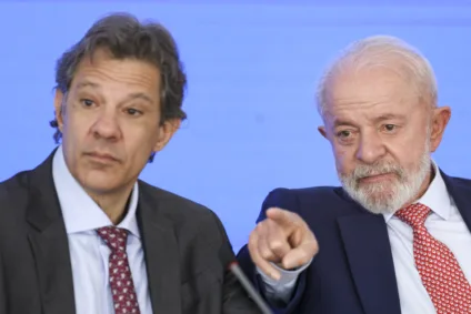 O ministro da Fazenda, Fernando Haddad, e o presidente Luiz Inácio Lula da Silva (Foto: Marcelo Camargo/Agência Brasil)