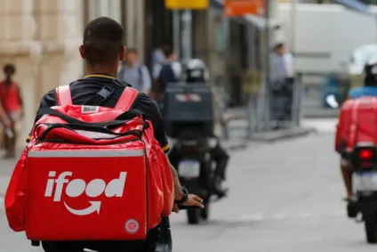 Entregador do iFood (Foto: Fernando Frazão/Agência Brasil)
