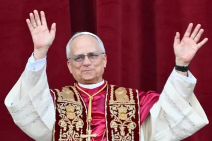 O novo papa Robert Prevost, que adotou o nome de Leão XIV