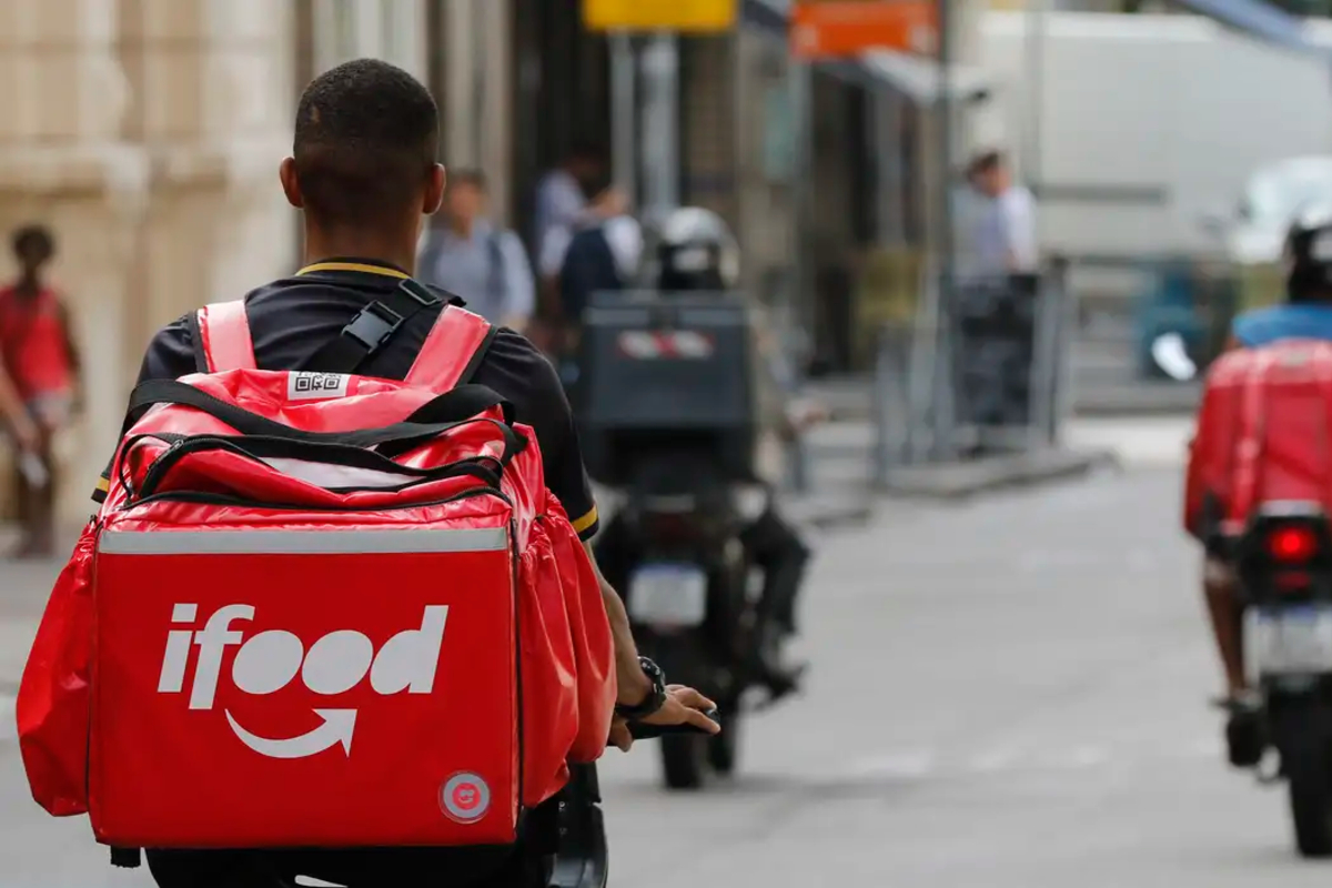 Entregador do iFood (Foto: Fernando Frazão/Agência Brasil)