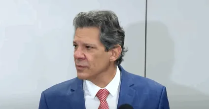  ministro da Fazenda, Fernando Haddad durante coletiva nesta sexta-feira, dia 23 (Foto: Reprodução)