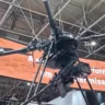Taurus-leva-prototipo-de-drone-armado-com-fuzil-para-feira-militar