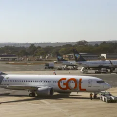 Gol estava em recuperação judicial desde 2024. Movimentação de aviões comerciais no aeroporto de Brasília. (Foto: Marcelo Camargo/Agência Brasil)