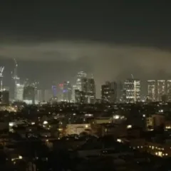 Imagem de Tel Aviv nesta sexta-feira (13). (Foto: Reprodução/CNN)