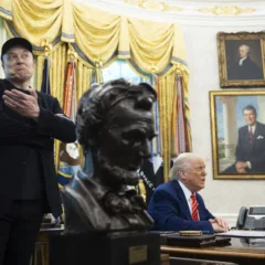 Elon Musk deixou o seu cargo no governo americano em 30 de maio debaixo de elogios do presidente (Foto: Francis Chung/POLITICO)