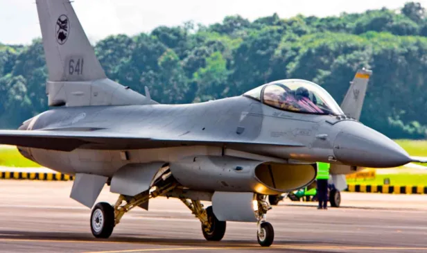 De acordo com a Reuters, foram enviados os caças F-16, F-22 e F-35 (Foto: Reprodução/TechBreak/Wikipedia)