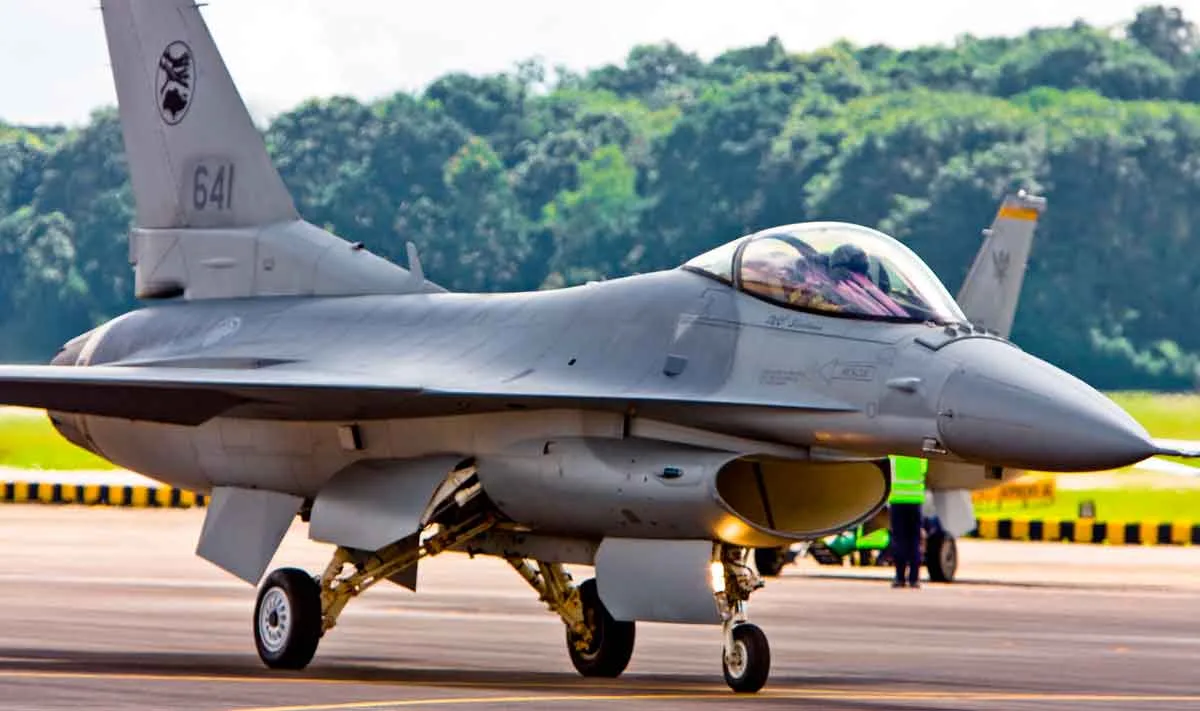 De acordo com a Reuters, foram enviados os caças F-16, F-22 e F-35 (Foto: Reprodução/TechBreak/Wikipedia)
