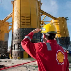 Porta-voz da Shell negou rumores de compra da BP (Foto: reprodução/ES Brasil)