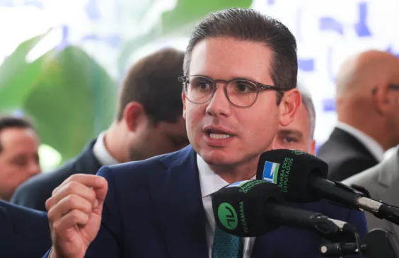 Presidente da Câmara dos deputados, Hugo Motta, durante coletiva à imprensa após a reunião de lideres.  (Foto: Lula Marques/Agência Brasil)