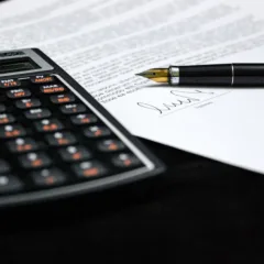 Fundos imobiliários menos voláteis têm retorno maior, mostra estudo (Reprodução: Pixabay)