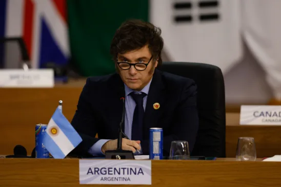 O presidente da Argentina, Javier Milei, participa da plenária sobre reforma das instituições no G20.  (Foto: Tânia Rêgo/Agência Brasil)