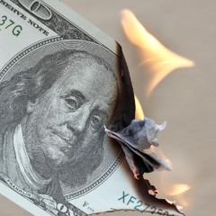 Dólar caiu 4,99% apenas no mês de junho. (Foto: foto-rabe/pixabay)