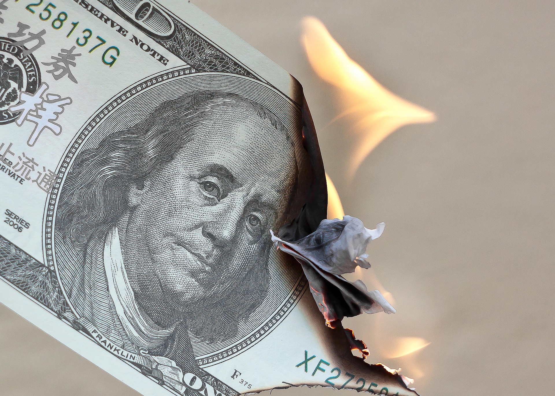 Dólar caiu 4,99% apenas no mês de junho. (Foto: foto-rabe/pixabay)