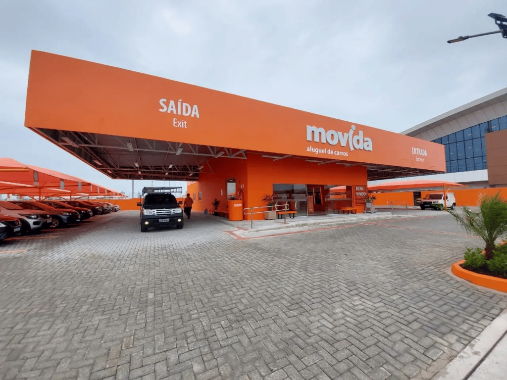 Movida caiu 13,89%, negociados a R$7,50, sendo a terceira ação com pior desempenho da B3 (Foto: Loja da Movida - Foto: Gustavo Felipe da Silva Pontes via Wikimedia)
