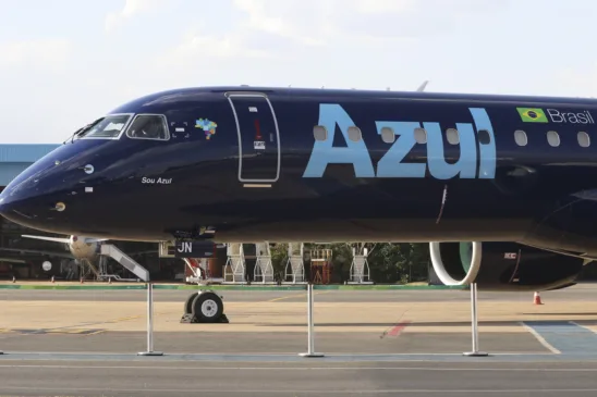 Apresentação do jato Embraer 195-E2, a maior e mais moderna aeronave comercial já produzida no Brasil, adquirida pela Azul Linhas Aéreas (Foto: Reprodução/Agência Brasil)