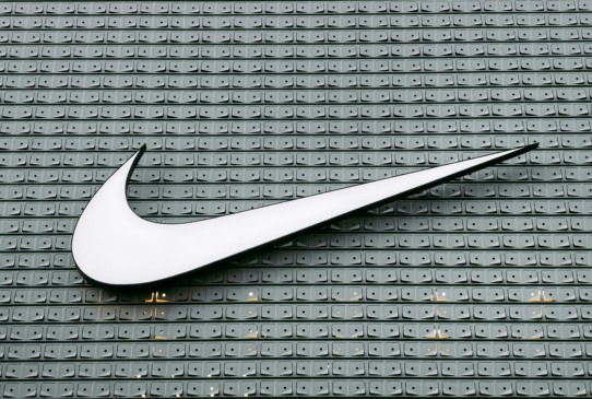 China responde por 16% dos calçados que a Nike importa para os EUA (Foto: Wu Yi/ Unplash)