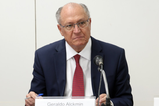 Brasília (DF) 15/07/2025 - O vice-presidente da República e ministro do Desenvolvimento, Indústria, Comércio e Serviços, Geraldo Alckmin, participa de reunião com o representantes do setor do agronegócio para discutir medidas à tarifa de 50% dos EUA. (Foto: Valter Campanato/Agência Brasil)
