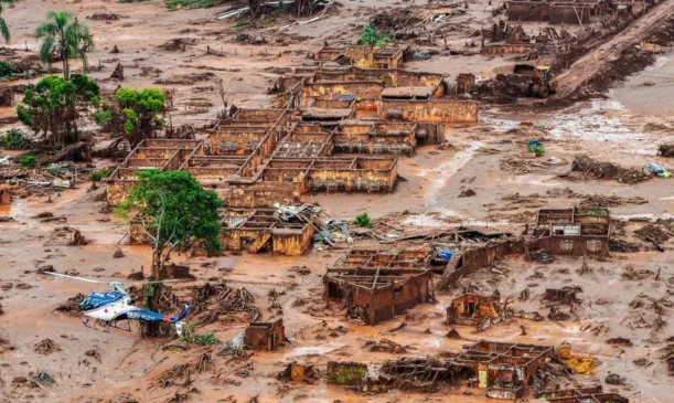 Quebra da barragem da mina Córrego do Feijão, em Brumadinho (MG) Foto: Antonio Cruz/Agência Brasil