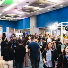 Evento já possui 13 trilhas de conteúdo confirmadas, que contemplam regulamentação, empreendedorismo, inovação e palcos em inglês e espanhol (Foto: reprodução/Livecoins/Divulgação)