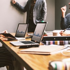 Reunião genérica em escritório (Foto: Ronald Cadonga/Pixabay)