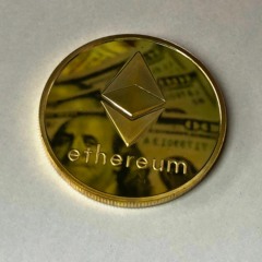 Nesta quinta-feira (3) o Ethereum fechou o dia com alta de 0,67% no Brasil. (Foto: David McBee/Pexels)