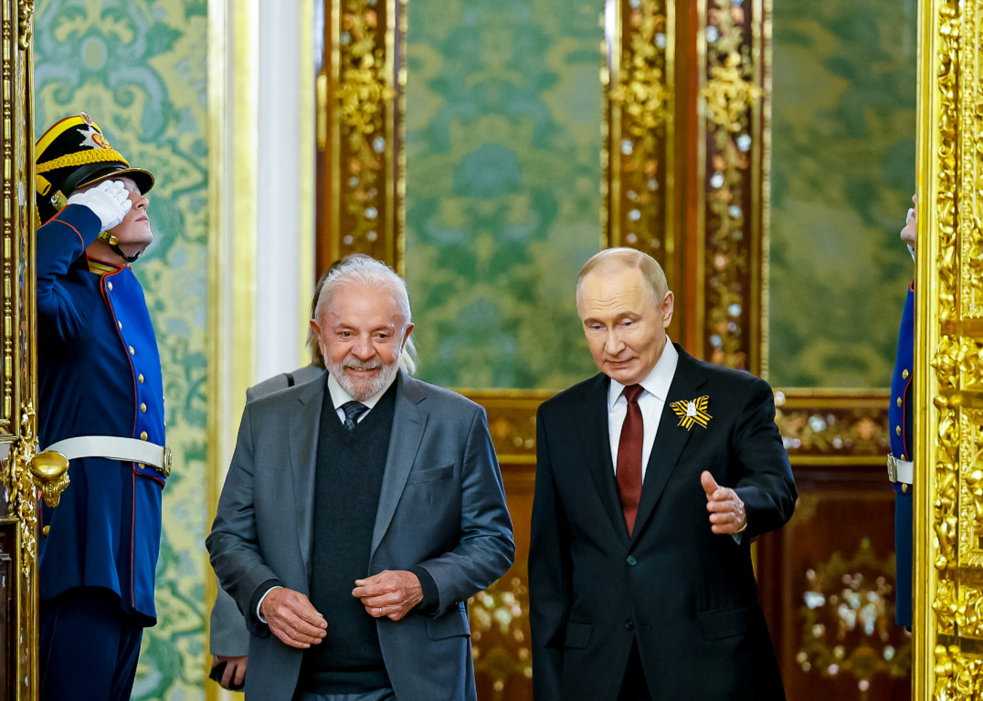 Presidente da República, Luiz Inácio Lula da Silva, durante reunião com o Presidente da Federação da Rússia, Vladimir Putin. Grande Palácio do Kremlin, Rússia - Moscou.
(Foto: Ricardo Stuckert / PR) Presidente da República, Luiz Inácio Lula da Silva, durante reunião com o Presidente da Federação da Rússia, Vladimir Putin. Grande Palácio do Kremlin, Rússia - Moscou.
(Foto: Ricardo Stuckert / PR)