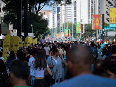 Pessoas na Avenida Paulista (Foto: Nascimento Jr./Pexels)