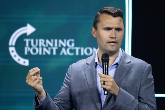Charlie Kirk em foto de 2024. (Foto: CRISTOBAL HERRERA-ULASHKEVICH/EFE/ARQUIVO)