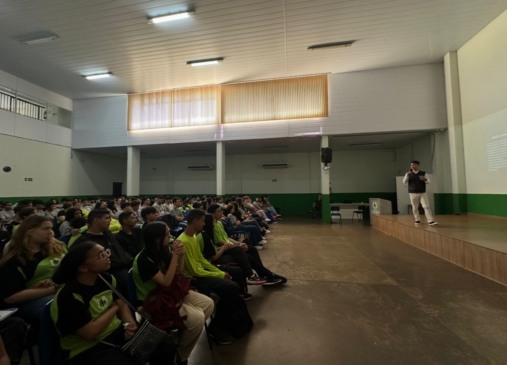 Kauan Miante durante uma das palestras (Foto: arquivo pessoal)