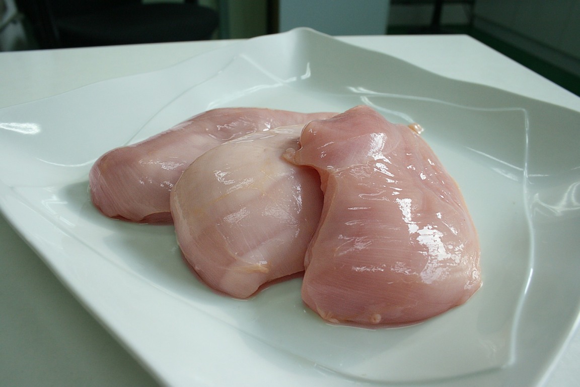 Peito de frango (Foto: Siwon Lee/Pixabay)