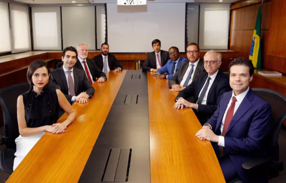 Nova composição do Copom, com Gabriel Galípolo na presidência do BC — Foto: Divulgação / Banco Central