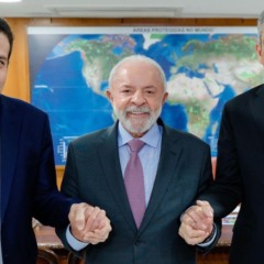 Da esquerda para a direita: Guilherme Boulos, Lula e Márcio Macêdo (Foto: Ricardo Stuckert/PR)