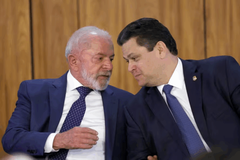 Presidente Lula e o presidente do Senado, Davi Alcolumbre — Foto: José Cruz/Agência Brasil
