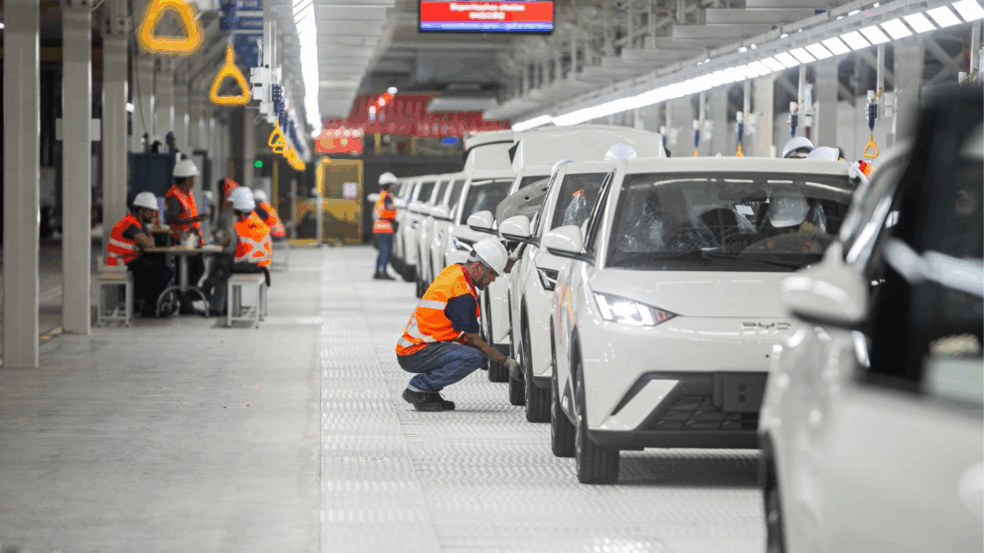 Fabrica da BYD e centro de distribuição de carros elétricos Fabrica da BYD e centro de distribuição de carros elétricos