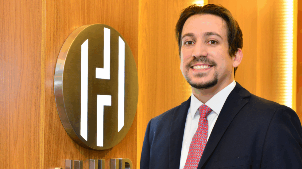 Prêmio ABAI 2025: Daniel Abrahão é finalista a Melhor Assessor do Ano