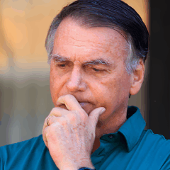 Jair Bolsonaro tenta evitar uma prisão em estabelecimento penal e apela ao pedido para ficar em casa (Foto: Wilton Júnior)