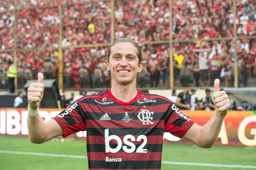 Flamengo renova Filipe Luís com salário de R$ 2,1 milhões