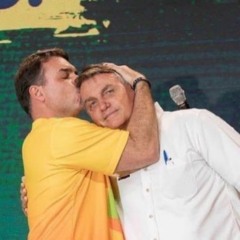 Flávio Bolsonaro confirma candidatura à Presidência