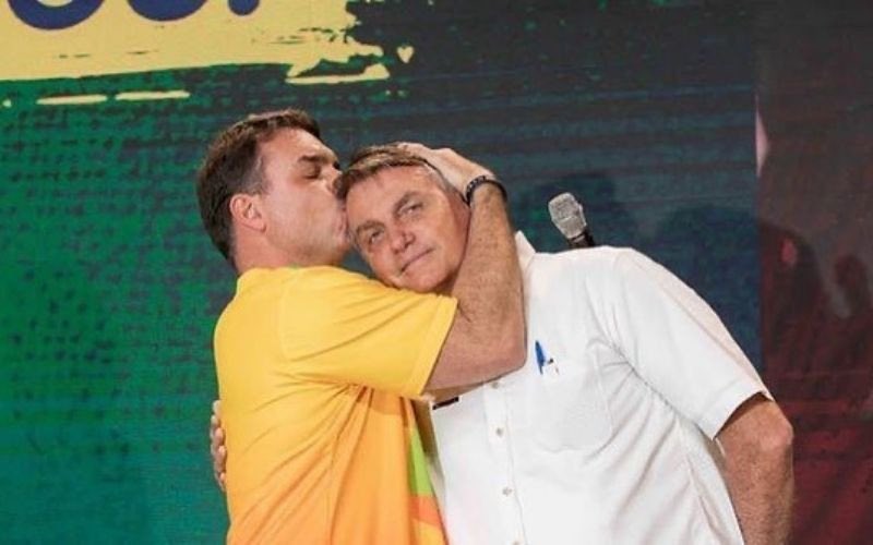 Flávio Bolsonaro confirma candidatura à Presidência