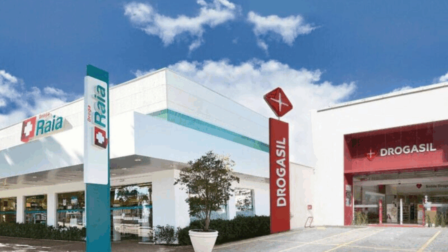 Farmácias RD Saúde, Drogasil e Droga Raia Lado a lado