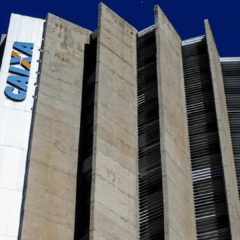 Prédio da Caixa de baixo para cima